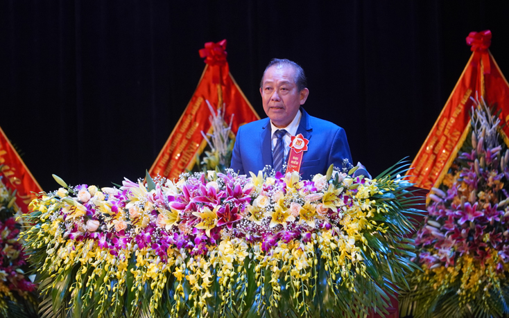 Đồng chí Trương Hòa Bình, Ủy viên Bộ Chính trị, Phó Thủ tướng Thường trực Chính phủ phát biểu tại lễ kỷ niệm 30 năm Ngày Tái lập tỉnh Quảng Bình.