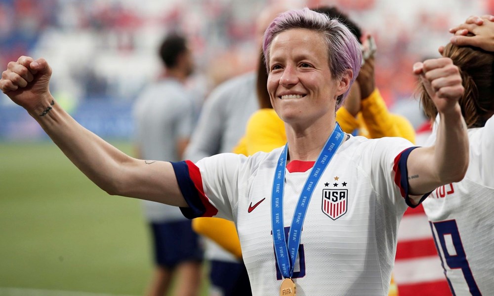   Đội trưởng Megan Rapinoe ôm trọn hai giải thưởng Quả bóng Vàng và Chiếc giày Vàng. (Ảnh: Reuters)