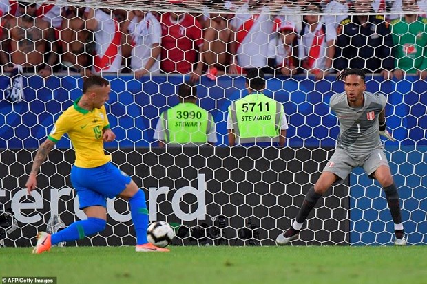 Danh bai Peru, Brazil lan thu 9 dang quang Copa America hinh anh 2Everton mở tỷ số cho Brazil.