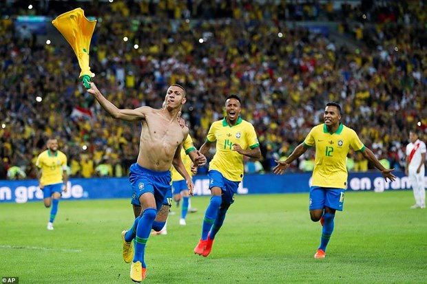 Danh bai Peru, Brazil lan thu 9 dang quang Copa America hinh anh 4Niền vui của Richarlison và đồng đội.