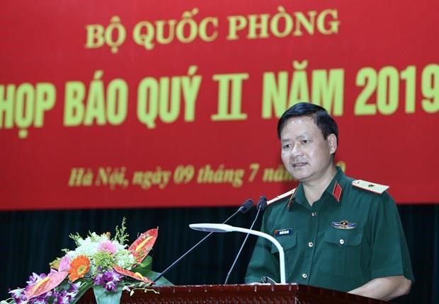 Thiếu tướng Nguyễn Văn Đức, Cục trưởng Cục Tuyên huấn-Tổng cục Chính trị QĐND Việt Nam chủ trì họp báo. (Ảnh: Dương Giang/TTXVN)