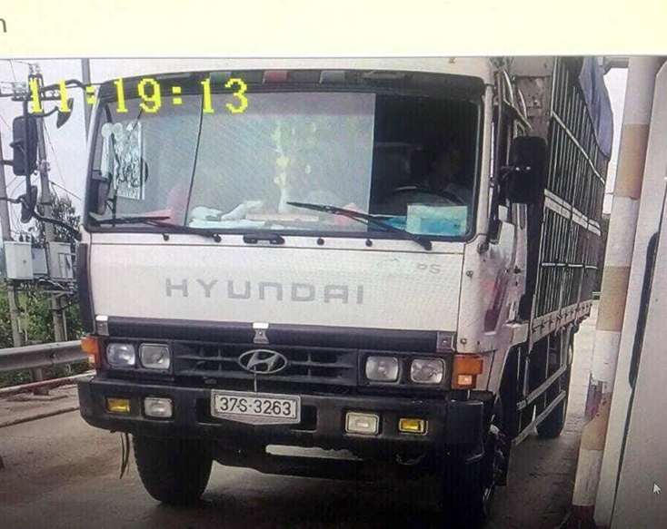 Chiếc xe tải BKS 37S-3263 do tài xế Mai Xuân Thảo điều khiển nghi liên quan đến vụ TNGT  