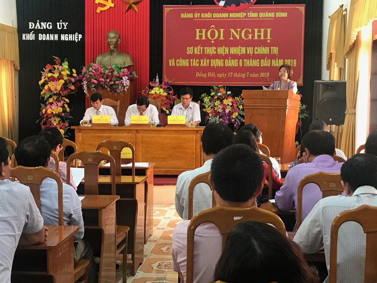 Đồng chí Phó Chủ tịch Thường trực HĐND tỉnh Nguyễn Thị Thanh Hương phát biểu chỉ đạo hội nghị