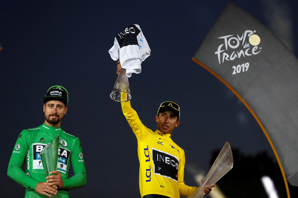 Cua-rơ Bernal đăng quang chức vô địch Tour de France 2019 - Ảnh: REUTERS
