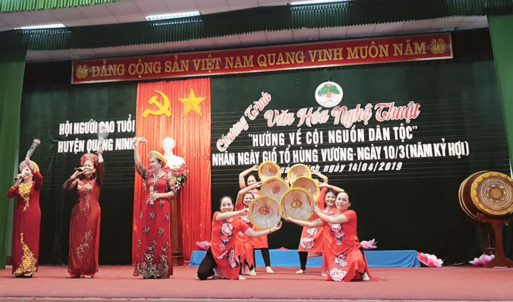 Hội Người cao tuổi huyện Quảng Ninh thường xuyên tổ chức các hoạt động văn hóa-văn nghệ, nâng cao đời sống tinh thần cho hội viên. 