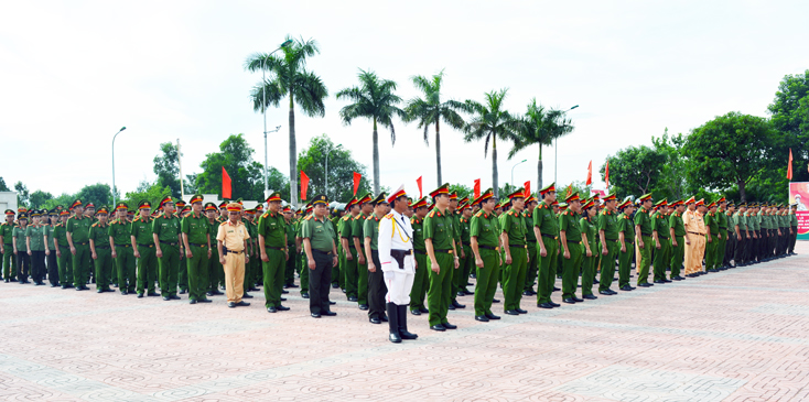  Các lực lượng Công an tỉnh tham gia lễ ra quân