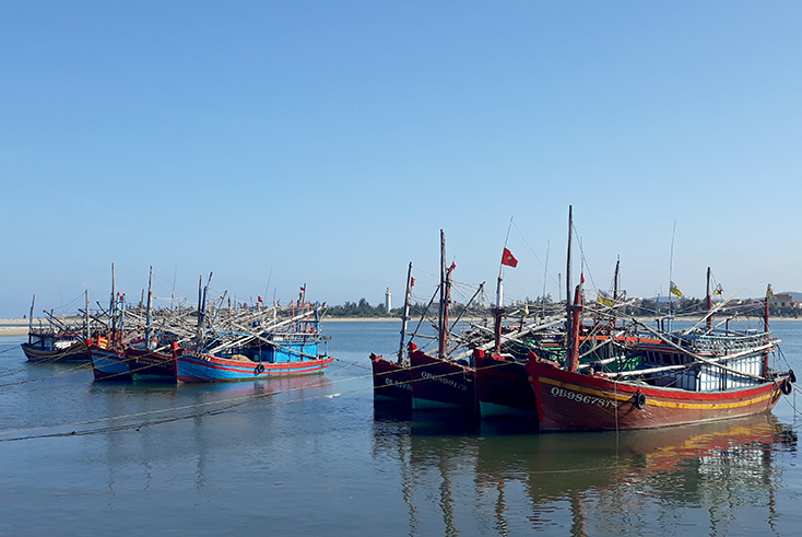 Các tàu đánh bắt hải sản ở phường Quảng Phúc, thị xã Ba Đồn.