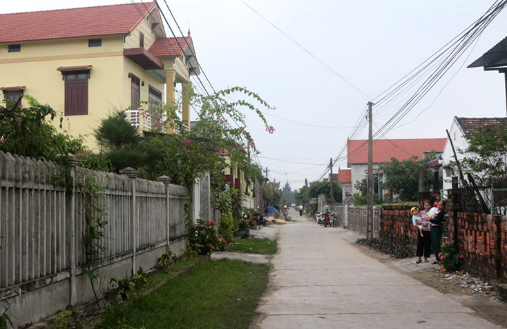 Nhiều tuyến đường nông thôn ở Quảng Ninh ngày càng xanh-sạch-đẹp. 