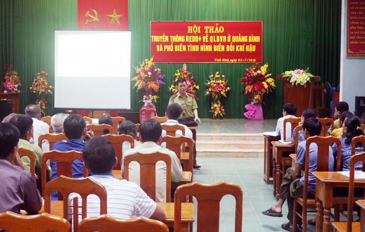 Một buổi truyền thông REDD+ tại huyện Quảng Ninh.