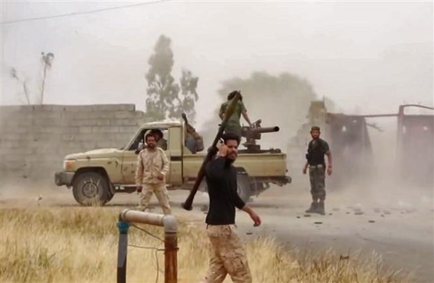Lực lượng trung thành với Tướng Khalifa Haftar được triển khai tại Tripoli, Libya, ngày 26-5-2019. (Ảnh: AFP/TTXVN)