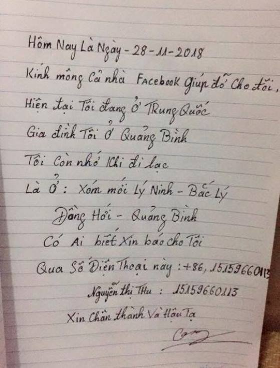  Chị Nguyễn Thị Thu viết thông tin lên giấy, nhờ người đồng hương chia sẻ lên facebook cá nhân.