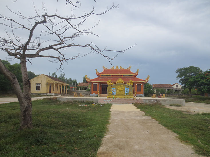 Đình làng Văn La chỉ rộn ràng vào dịp lễ hội Rằm tháng giêng hàng năm. 