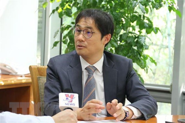 Tiến sỹ Lee Jae-hyon trả lời phỏng vấn của phóng viên TTXVN. (Ảnh: Hữu Tuyên/TTXVN)