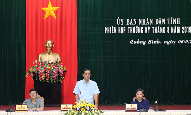 Đồng chí Trần Công Thuật, Chủ tịch UBND tỉnh phát biểu kết luận tại phiên họp.