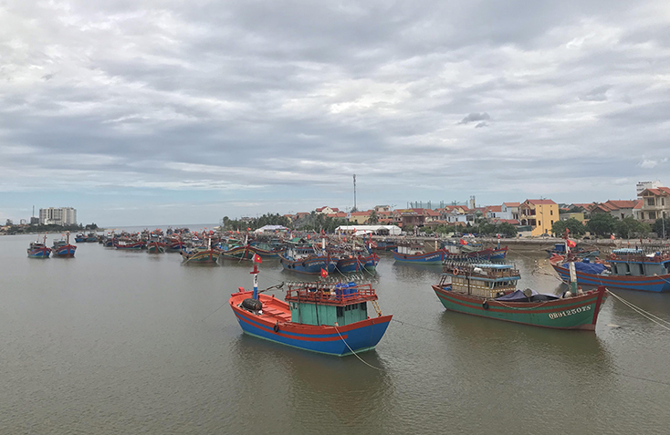  Đề tài tập trung khảo sát và đánh giá thực trạng phát triển kinh tế biển kết hợp với bảo vệ chủ quyền trên vùng biển, đảo của tỉnh Quảng Bình. 