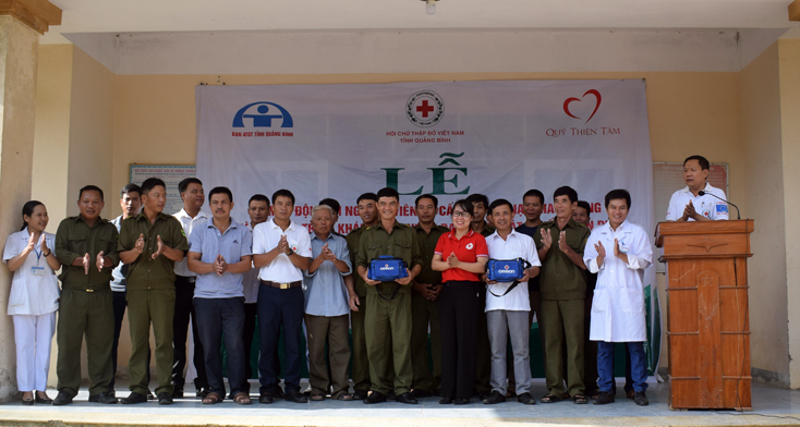 Ra mắt Đội tình nguyện sơ cấp cứu TNGT điểm xã Mai Hoá (Tuyên Hóa)