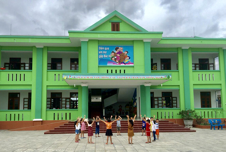 Trường Mầm non Phú Hải được đầu tư xây mới phòng học, khuôn viên học đường rộng rãi, xanh-sạch-đẹp.