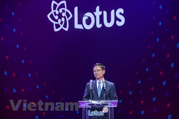 Bộ trưởng Bộ Thông tin và Truyền thông Nguyễn Mạnh Hùng tại sự kiện ra mắt mạng xã hội Lotus. (Ảnh: Minh Sơn/Vietnam+)