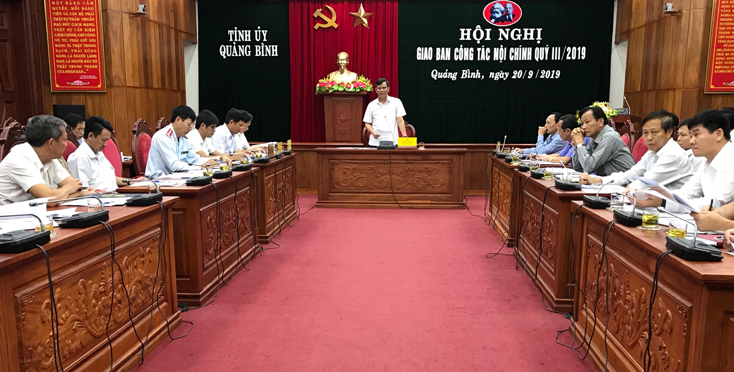 Đồng chí Phó Bí thư Thường trực Tỉnh ủy Trần Thắng phát biểu kết luận hội nghị