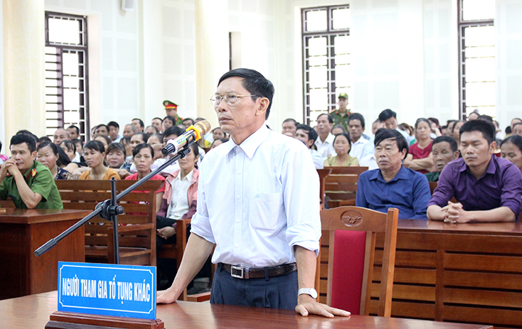 Ông Hoàng Văn Đức tại phiên tòa xét xử Nguyễn Ngọc Sơn.