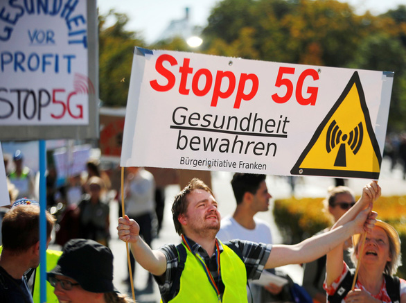  Biểu tình chống mở 5G ở thủ đô Berlin của Đức ngày 22-9 - Ảnh: REUTERS