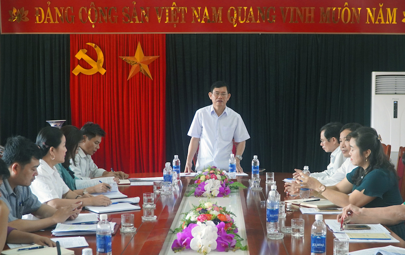 Đồng chí Nguyễn Ngọc Phương, Tỉnh ủy viên, Phó trưởng Đoàn ĐBQH tỉnh phát biểu tại buổi giám sát