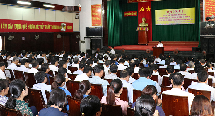 Hội nghị học tập, quán triệt các chỉ thị, nghị quyết của Bộ Chính trị, Ban Bí thư do Huyện ủy Lệ Thủy tổ chức.