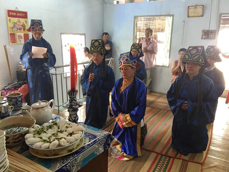 Ngày giỗ tổ làng hàng năm, Hội đồng hương làng Thọ Đơn đều thực hiện các nghi lễ cúng bái truyền thống. 