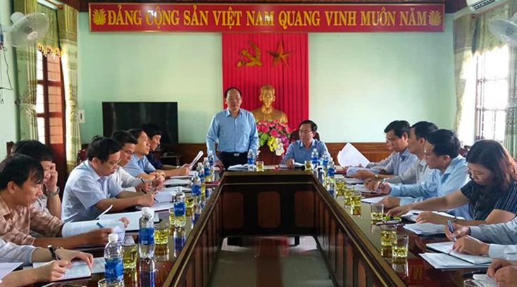 Đồng chí Trưởng ban Tổ chức Tỉnh ủy Trần Xuân Vinh phát biểu tại buổi làm việc.