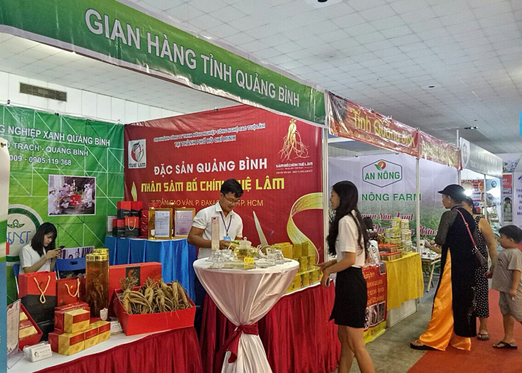 11 doanh nghiệp Quảng Bình tham gia trưng bày sản phẩm tại triển lãm.