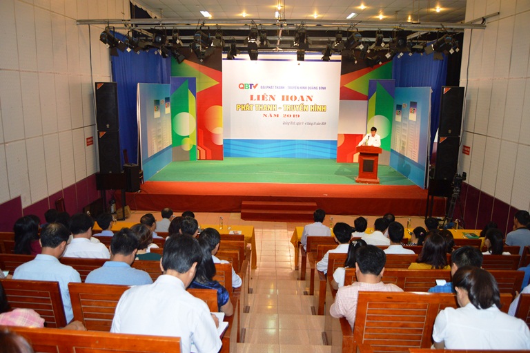 : Các đại biểu tham dự lễ khai mạc Liên hoan PT-TH Quảng Bình năm 2019.