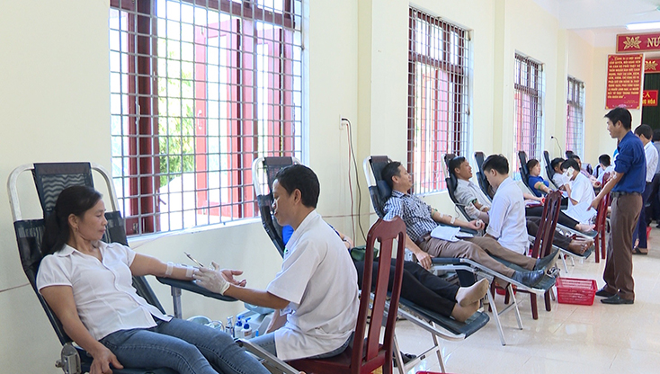 Hơn 600 tình nguyện huyện Tuyên Hóa tham gia hiến máu đợt 2 năm 2019   