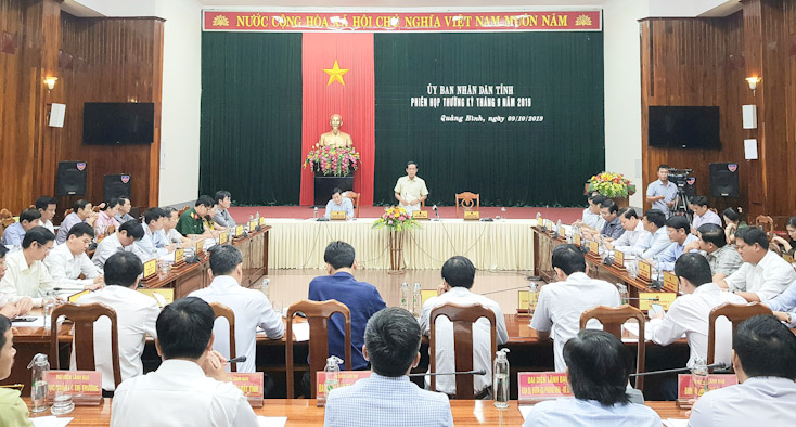 Đồng chí Trần Công Thuật phát biểu chỉ đạo tại phiên họp.