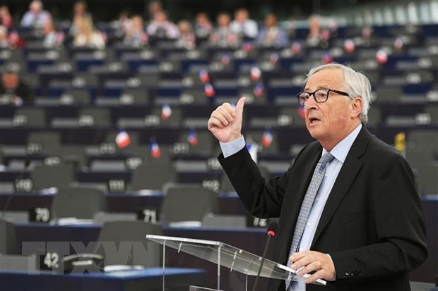 Chủ tịch Ủy ban châu Âu (EC) Jean-Claude Juncker phát biểu tại Nghị viện châu Âu (EP) ở Strasbourg, Pháp. (Nguồn: AFP/TTXVN)