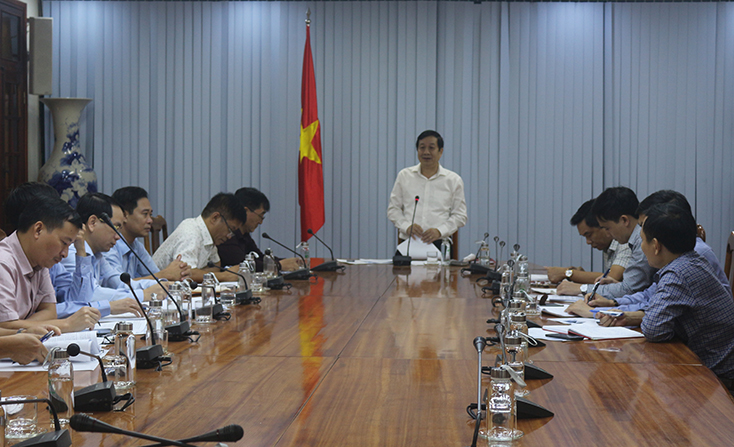 Đồng chí Phó Chủ tịch Thường trực UBND tỉnh Nguyễn Xuân Quang kết luận tại buổi làm việc.