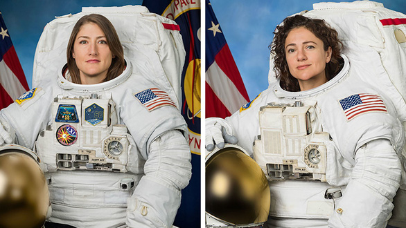 Christina Koch (trái), 40 tuổi và Jessica Meir, 42 tuổi - Ảnh: NASA