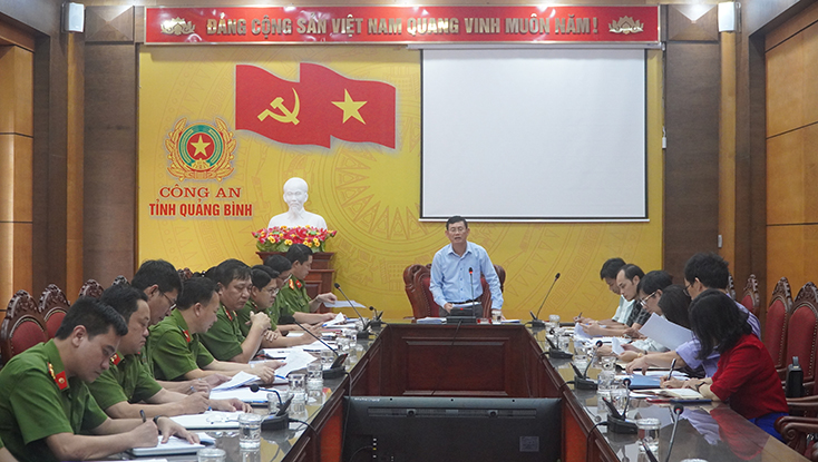 Đoàn giám sát của Đoàn ĐBQH tỉnh làm việc với Công an tỉnh Quảng Bình về việc thực hiện chính sách, pháp luật về phòng, chống xâm hại trẻ em. 