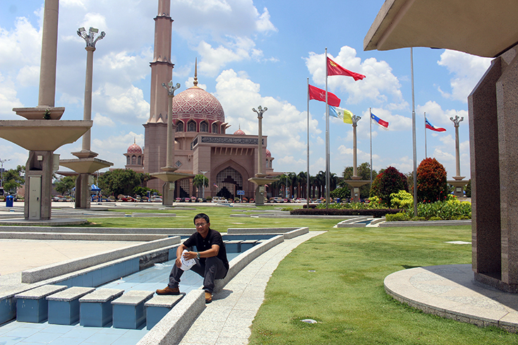 Thánh đường Sultan Shah Aziz Salahuddin Abdul trở thành niềm tự hào của các tín đồ Hồi giáo Malaysia.