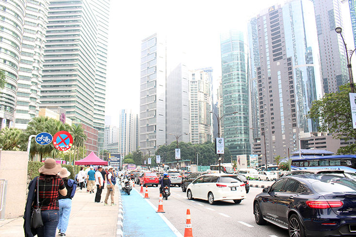  Đường phố Kuala Lumpur, sự tương đồng như ở Việt Nam.