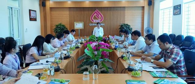 Đồng chí Nguyễn Xuân Quang chỉ đạo cuộc họp thường kỳ lần thứ IV tại NHCSXH tỉnh 