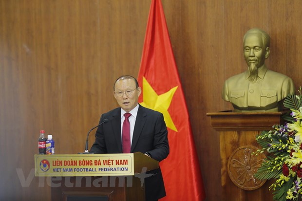  Huấn luyện Park Hang-seo xúc động khi nói về tình cảm của người hâm mộ bóng đá Việt Nam dành cho ông suốt thời gian qua. (Ảnh: Trọng Đạt)