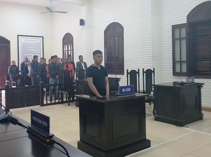 Nguyễn Duy Khánh bị TAND tỉnh xử phạt 24 tháng tù giam.