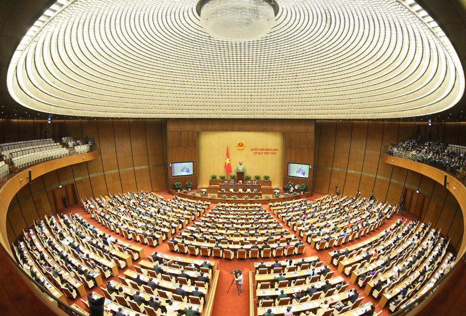  Quốc hội thảo luận ở hội trường về việc thực hiện chính sách, pháp luật về PCCC