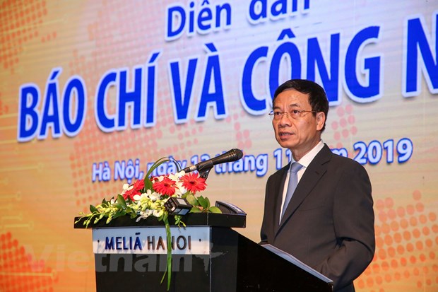 Bộ trưởng Bộ Thông tin và Truyền thông kêu gọi cộng đồng chung tay vì sự phát triển của báo chí. (Ảnh: Minh Sơn/Vietnam+)