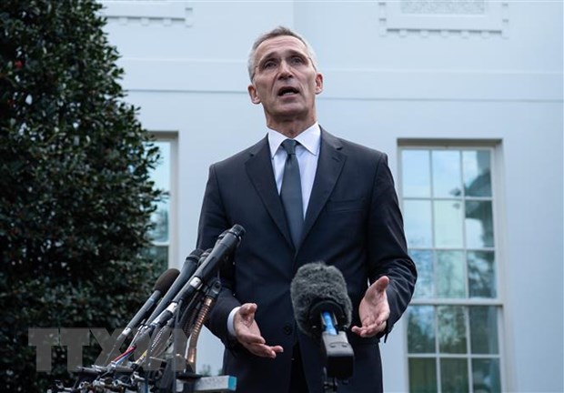 Tổng thư ký NATO Jens Stoltenberg phát biểu với báo giới sau cuộc gặp với Tổng thống Mỹ Donald Trump tại Nhà Trắng ngày 14-11. (Ảnh: AFP/TTXVN)