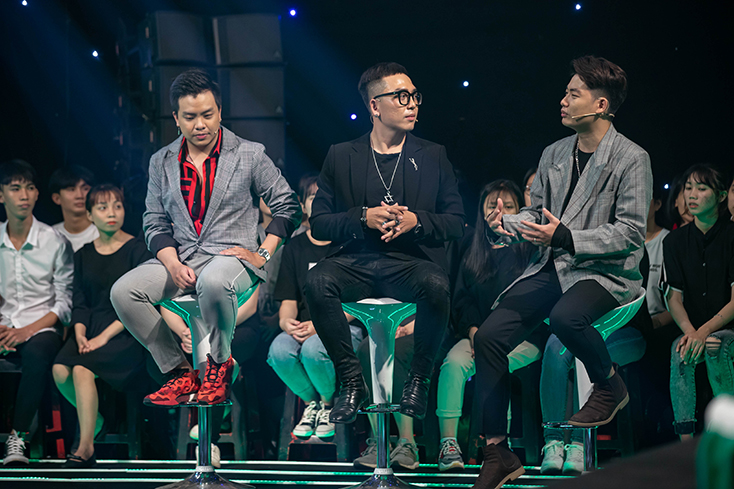 Đồng hành cùng các thí sinh và HLV trong thử thách lần này có 3 vị cố vấn âm nhạc gồm Hứa Kim Tuyền, Nguyễn Hoàng Duy, Addy Trần.