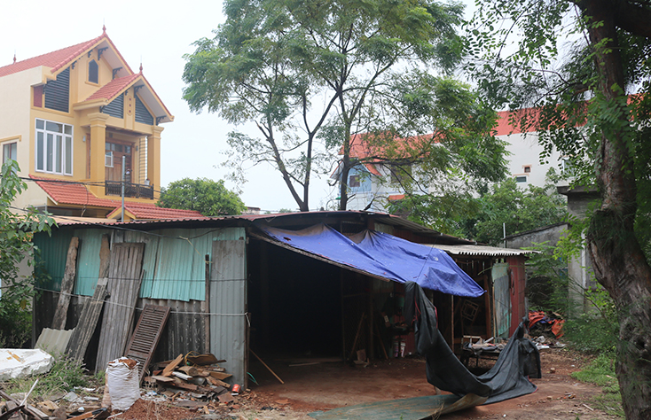 Cơ sở mộc của ông Trần Thanh Nam được UBND phường Hải Thành yêu cầu di chuyển ra khỏi khu dân cư chậm nhất vào ngày 8-12-2019.