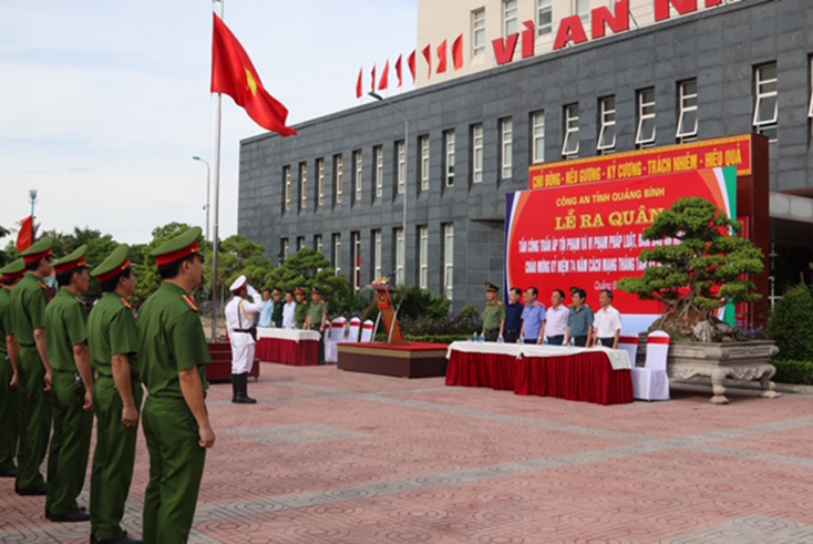 Công an Quảng Bình ra quân tấn công trấn áp tội phạm bảo đảm sự bình yên cho nhân dân.