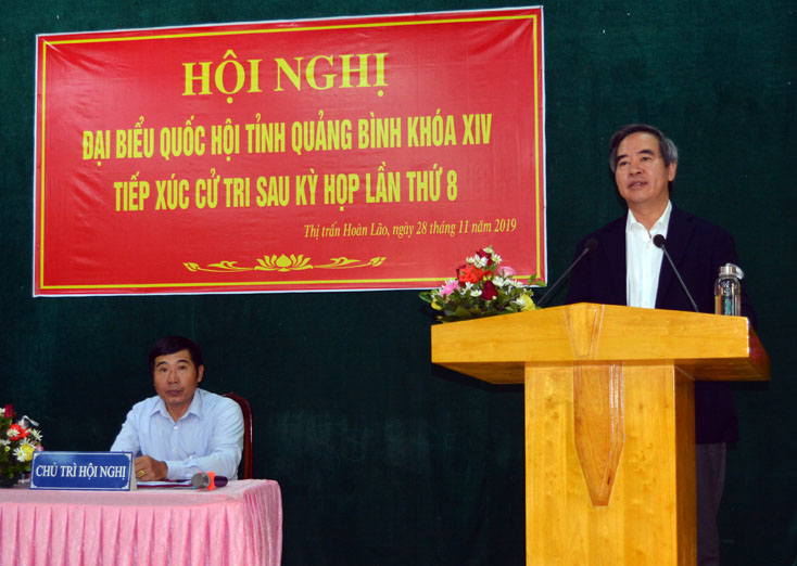 Đồng chí Nguyễn Văn Bình, Ủy viên Bộ Chính trị, Bí thư Trung ương Đảng, Trưởng ban Kinh tế Trung ương tiếp thu ý kiến và trả lời kiến nghị của cử tri huyện Bố Trạch.