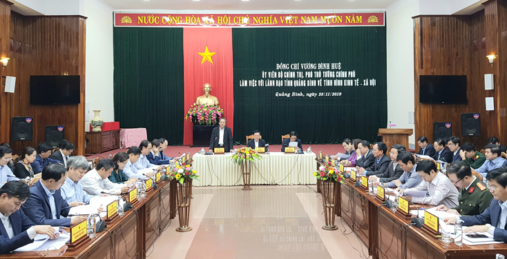 Đồng chí Hoàng Đăng Quang, Bí thư Tỉnh ủy phát biểu tại buổi làm việc.